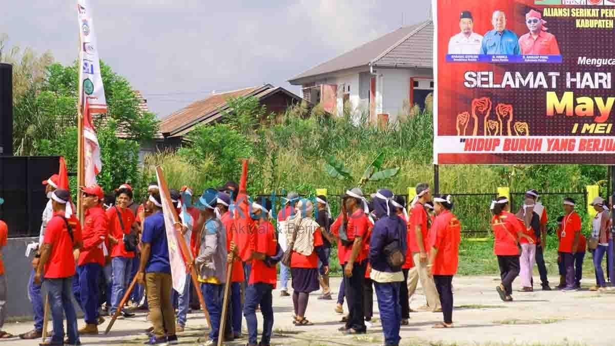 Joni Kami Siap Menfasilitasi Diskusi Panel Serikat Buruh Joni Kami Siap Menfasilitasi Diskusi Panel Serikat Buruh
