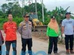 Kades Swarga Bara Ajak Stakeholder Bersihkan Sampah di Jalan