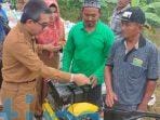 10 Poktan Dapat Bantuan Alsintan Dari DTPHP Kutim