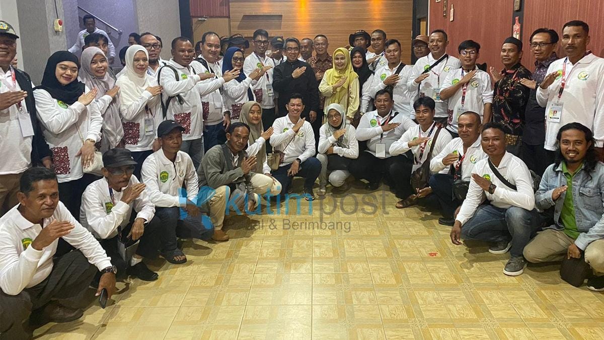 Bupati Kutim Lepas 51 Peserta Penas KTNA XVI Bupati Kutim Lepas 51 Peserta Penas KTNA XVI