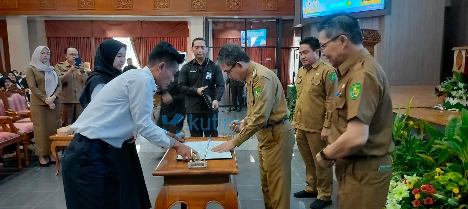 Bupati Kutim Serahkan 441 SK P3K Jabatan Fungsional Kesehata