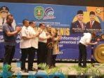 Kasmidi Bulang Sebut Keterbukaan Informasi Peluang Masyarakat Ikut Berpartisipasi Kasmidi Bulang Sebut Keterbukaan Informasi Peluang Masyarakat Ikut Berpartisipasi