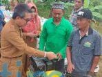 Ringankan Petani Garap Lahan, Pemkab Kutim Berikan Bantuan Alat Pertanian