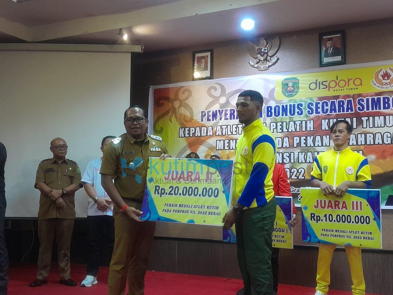 Bonus Atlet dan Pelatih Sebesar Rp14,959 Miliar. Kasmidi; Ha