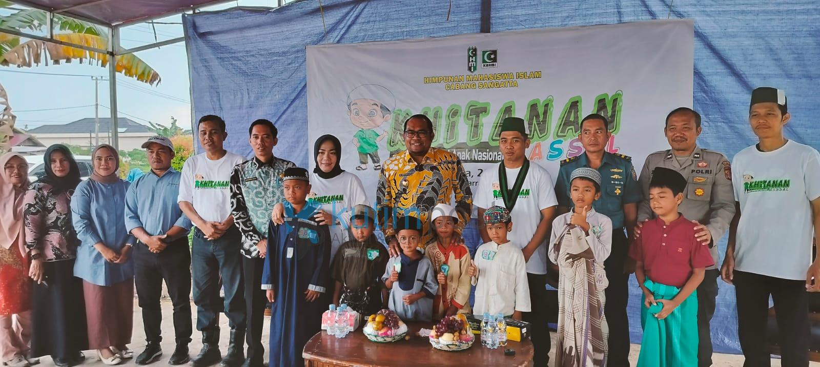 HMI Kutim Adakan Khitam Massal