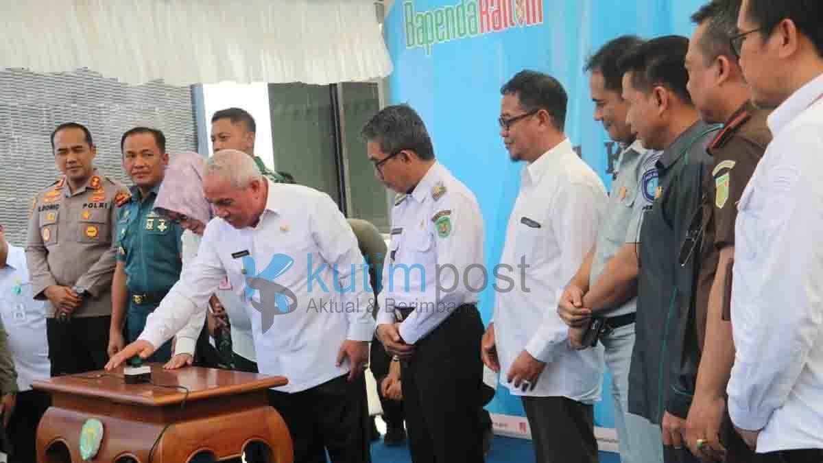 Gubernur Kaltim Resmikan Kantor Samsat Bersama Di Kutim Gubernur Kaltim Resmikan Kantor Samsat Bersama Di Kutim