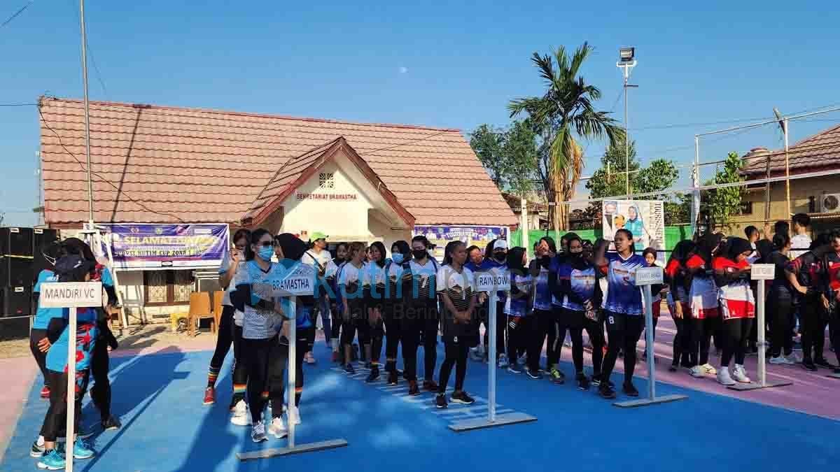 Kasmidi Buka Turnamen Bola Voli PBVSI Kutim Cup 2023 Zona 1 Kasmidi Buka Turnamen Bola Voli PBVSI Kutim Cup 2023 Zona 1