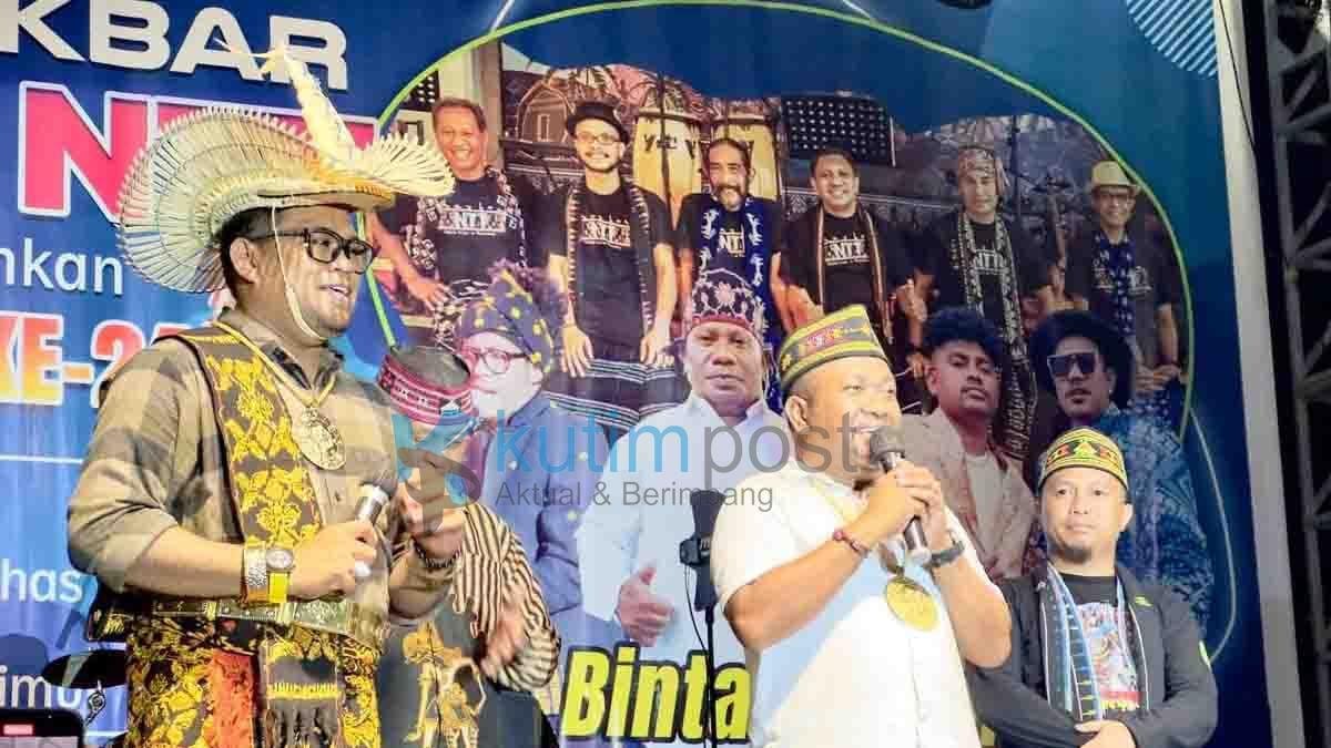 Wabup Kasmidi Bulang Resmi Tutup Gelaran Festival Budaya NTT Wabup Kasmidi Bulang Resmi Tutup Gelaran Festival Budaya NTT
