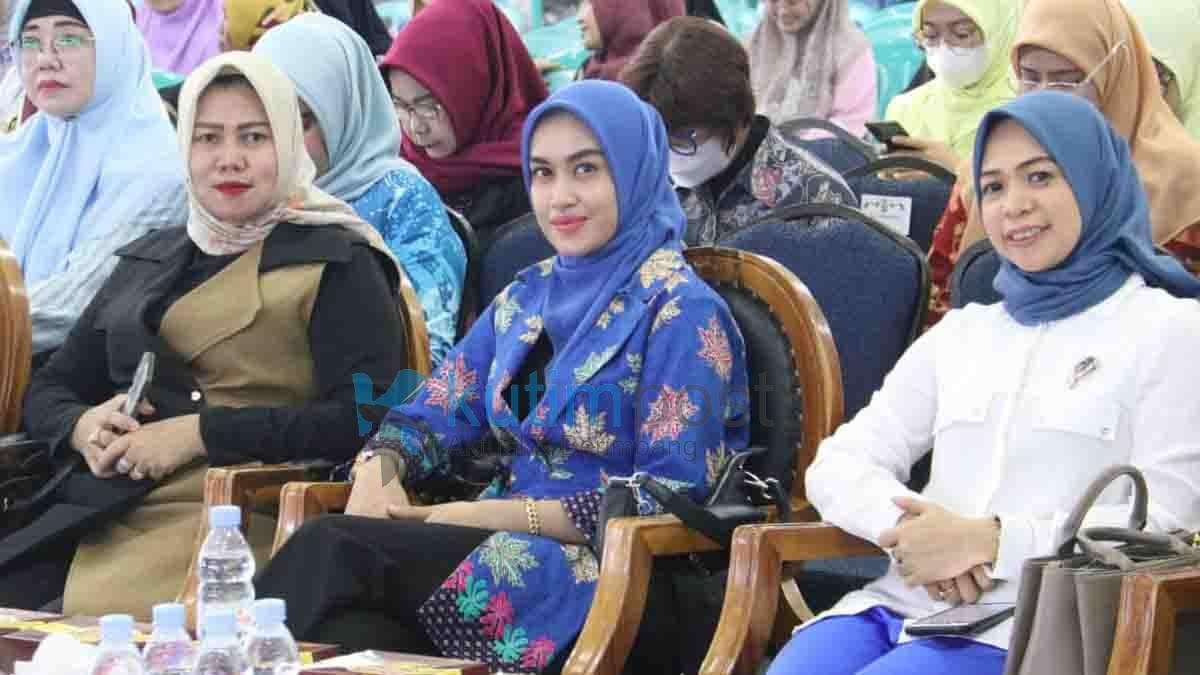Prayunita Utami Mengapresiasi Acara Seminar Pendidikan Politik bagi Perempuan Prayunita Utami Mengapresiasi Acara Seminar Pendidikan Politik bagi Perempuan