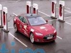 tes-kekuatan-pria-ini-bawa-mobil-listrik-tesla-keliling-setengah-dunia_6ef454b.jpg
