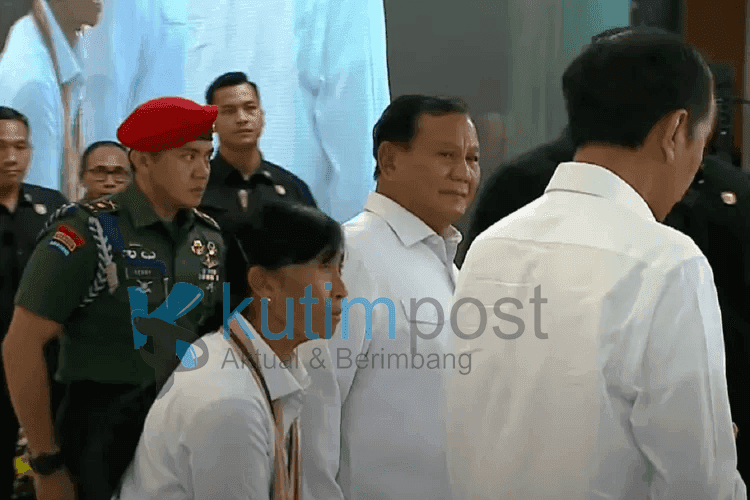 Trending Sosok Wanita Kebal Hadangan Paspampres Trending Sosok Wanita Kebal Hadangan Paspampres