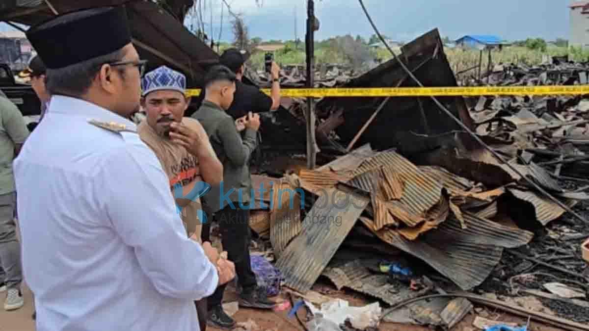 Kebakaran di Bengalon, Kasmidi Turun Berikan Bantuan Sembako