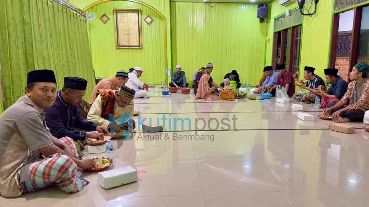 Tradisi Megengan Sambut Ramadan 1445 Hijriah di Gang Musholla Dalam
