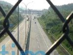 terpopuler-otomotif-waspada-batu-di-jalan-tol-neta-bikin-mobil-listrik-di-indonesia_a501ead.jpg