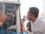 Polres Kutim Bersama Disperindag Lakukan Sidak Ke SPBU Polres Kutim Bersama Disperindag Lakukan Sidak Ke SPBU