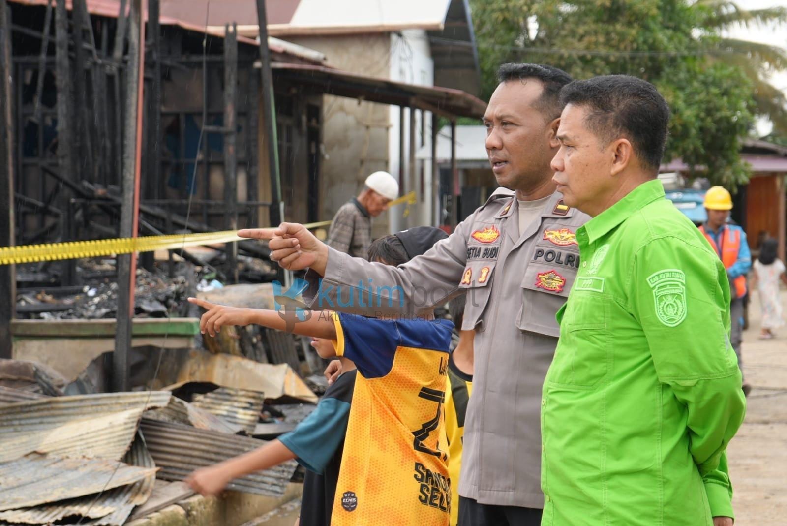 Ketua DPRD Kutim Bantu Korban Kebakaran di Kampung Kajang