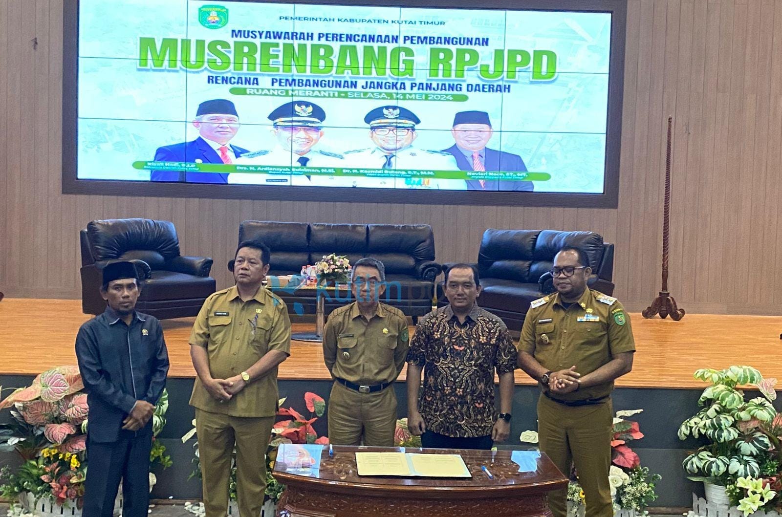 1289d380-08b9-4e85-b681-bdfb4e6f46b6