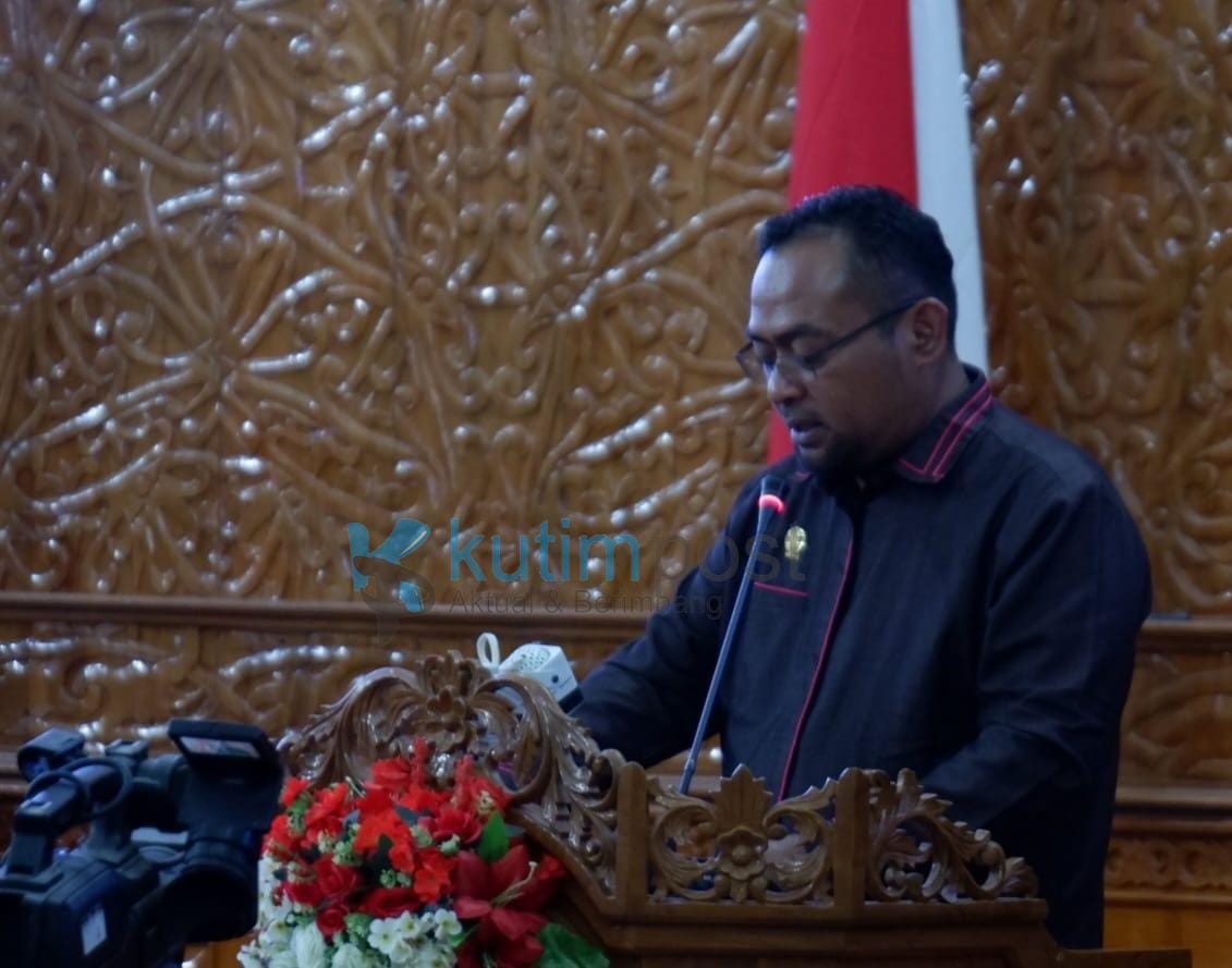 Paripurna ke-23, Faizal Rachman Sampaikan Pemandangan Umum Fraksi PDI-P terhadap Dua Raperda Usulan Pemerintah