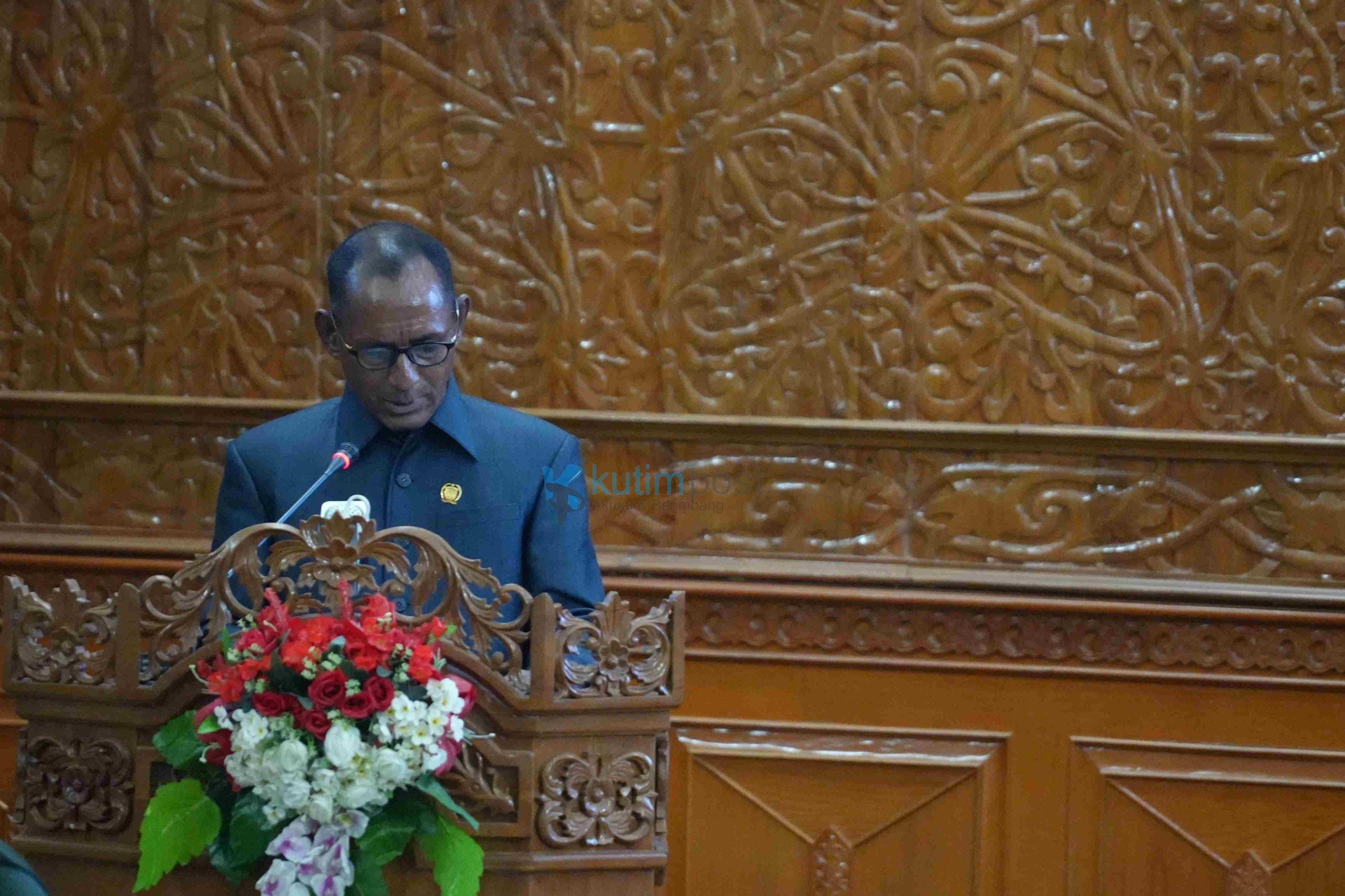 paripurna ke-23, Ubaldus Badu Sampaikan Pemandangan Umum Fraksi Nasdem terhadap Dua Raperda Pemerintah paripurna ke-23, Ubaldus Badu Sampaikan Pemandangan Umum Fraksi Nasdem terhadap Dua Raperda Pemerintah