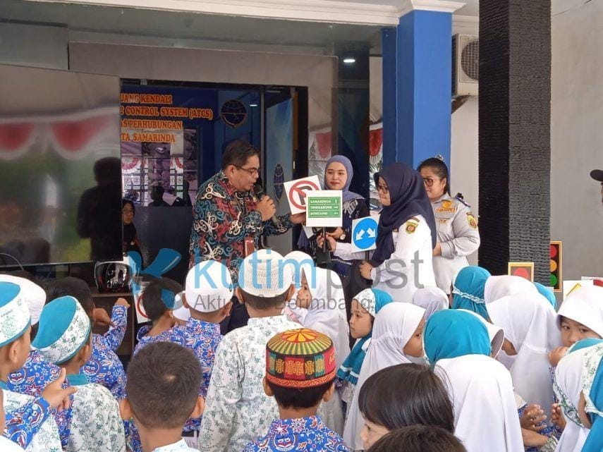 tk-darul-falah-2-telah-mengikuti-program-salud-sadar-lalu-lintas-usia-dini-di-kantor-dishub-samarinda-defricokaltimtodayco-651a53702f4be