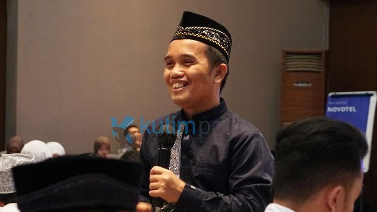 ustaz-nur-maulana-pandu-jamaah-manasik-umrah-termasuk-ingatkan-5-rukun-yang-harus-dilaksanakan_f100837.jpg