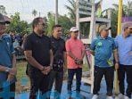 IMG-20240601-WA0010 Ketua Dewan Perwakilan Rakyat Daerah (DPRD) Kabupaten Kutai Timur (Kutim), Joni bersama Wakil Bupati Kutim Kasmidi Bulang menghadiri Pembukaan Turnamen Bola Volly Camat Sangkulirang Cup II 2024