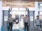 Ciptakan Keamanan Menjelang Pilkada 2024, Personil Polres Kutim Siaga di Kantor KPU