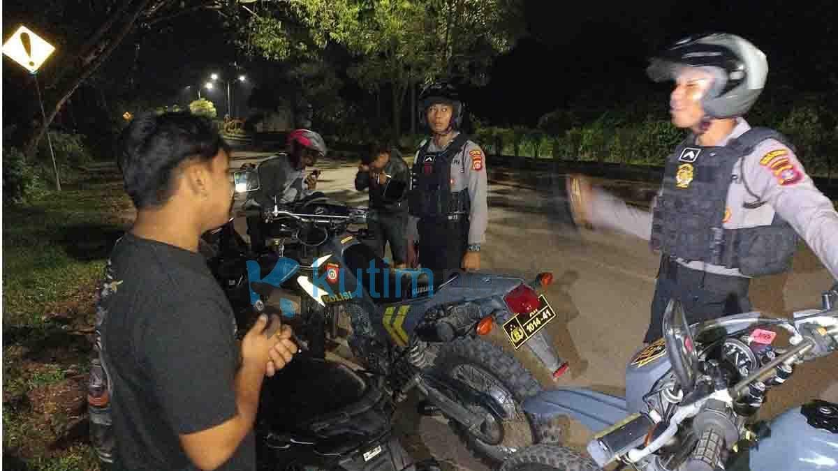 Polres Kutim Lakukan Patroli Dialogis Jelang Pilkada 2024 Polres Kutim Lakukan Patroli Dialogis Jelang Pilkada 2024