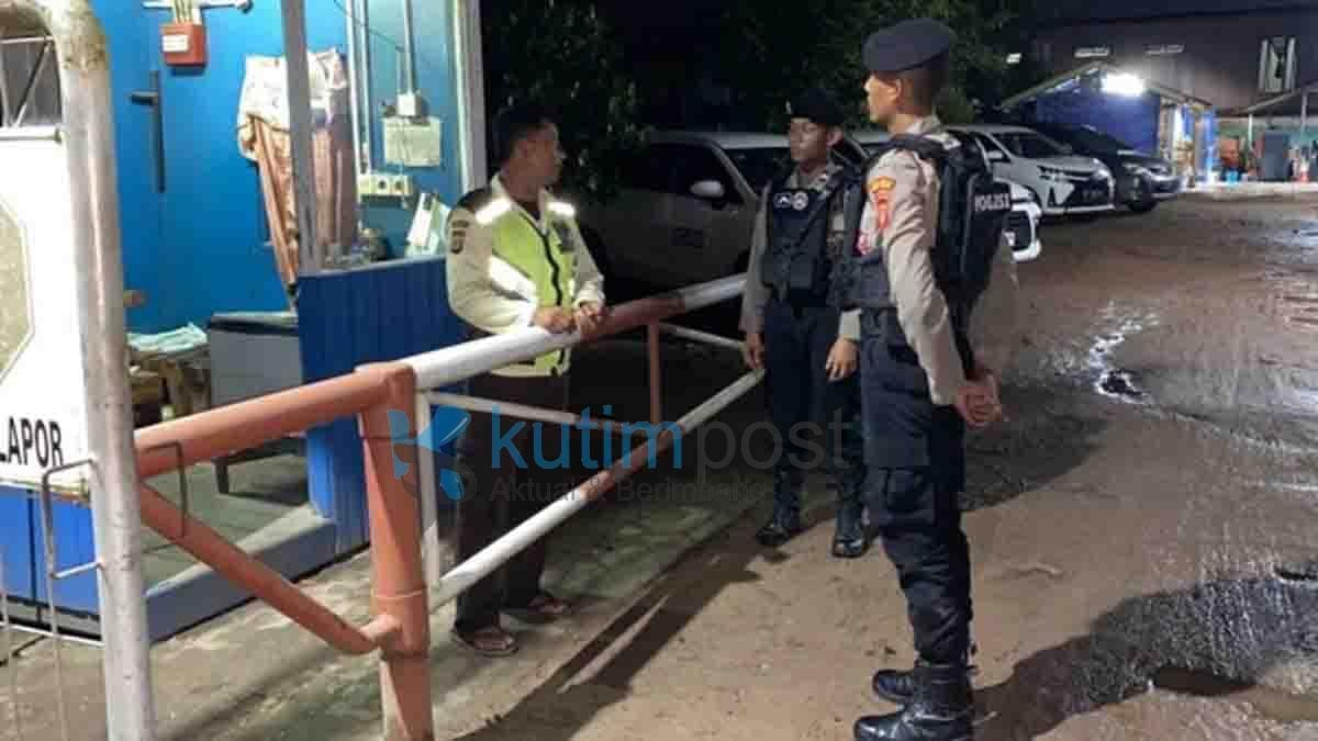 Polres Kutim Patroli Malam Pastikan Kamtibmas Jelang Pilkada 2024 Polres Kutim Patroli Malam Pastikan Kamtibmas Jelang Pilkada 2024