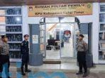 Polres Kutim Perketat Penjagaan di KPU Polres Kutim Perketat Penjagaan di KPU