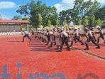 Polres Kutim Segarkan Anggota Dengan Latihan Dalmas Polres Kutim Segarkan Anggota Dengan Latihan Dalmas