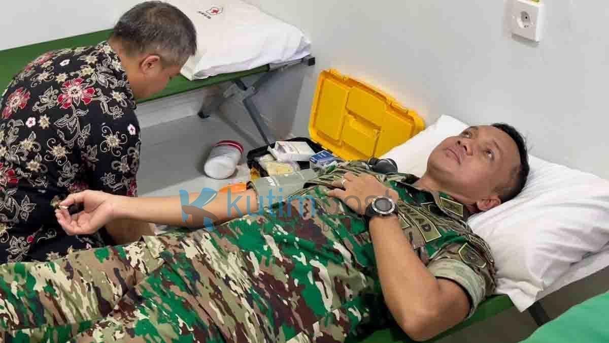 Letkol Inf Ginanjar Wahyutomo Ikut Donor Darah
