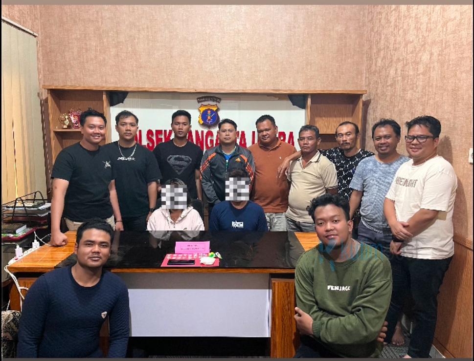 2 Sejoli Pengedar Sabu Berhasil diamankan Timsus Polsek Sangatta Utara 2 Sejoli Pengedar Sabu Berhasil diamankan Timsus Polsek Sangatta Utara