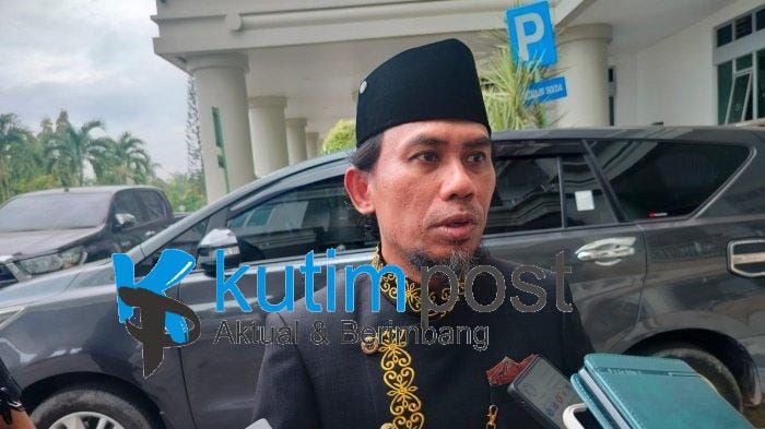 20241127_Hari-Guru-Nasional-di-DPRD-Kutim-2024