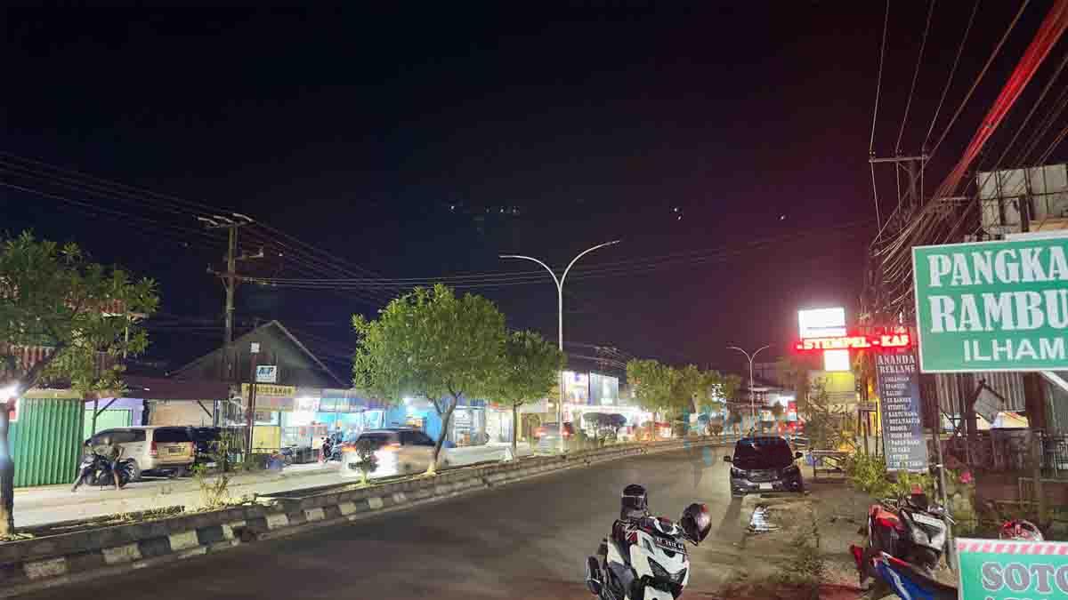 Warga Keluhkan Minimnya Penerangan di Jalan Yos Sudarso 2 Sekitar Gang Masjid