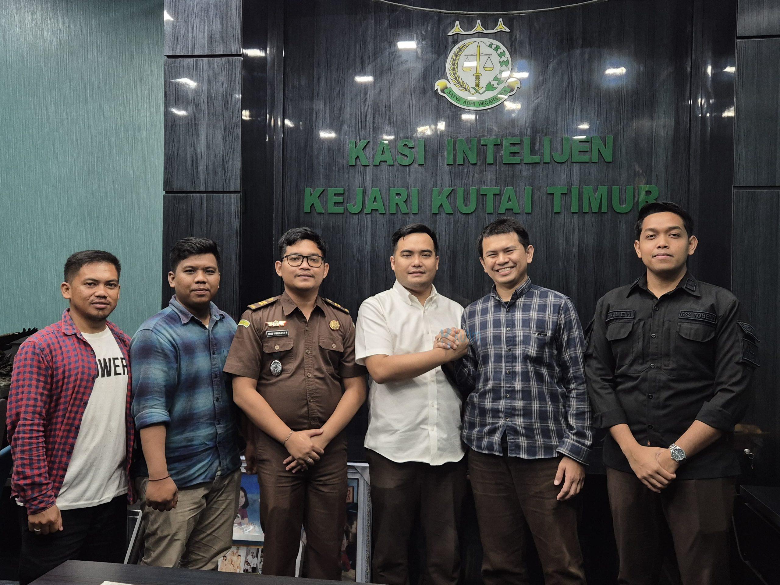Kasi Intel Baru Kejari Kutim Silaturahmi dengan AJKT Kasi Intel Baru Kejari Kutim Silaturahmi dengan AJKT