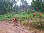 Pergi Cari Kayu Warga Hilang di Hutan Batu Dinding. Seorang warga bernama Arman (60) dilaporkan hilang saat mencari kayu di kawasan Hutan Batu Dinding, Kabupaten Kutai Kartanegara Pergi Cari Kayu Warga Hilang di Hutan Batu Dinding. Seorang warga bernama Arman (60) dilaporkan hilang saat mencari kayu di kawasan Hutan Batu Dinding, Kabupaten Kutai Kartanegara
