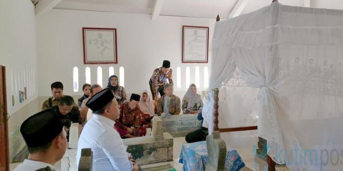 Attachment for Prihatin Kebuman Termiskin di Jateng, Fahri: Pak Prabowo Punya Garis Keturunan di Kebumen