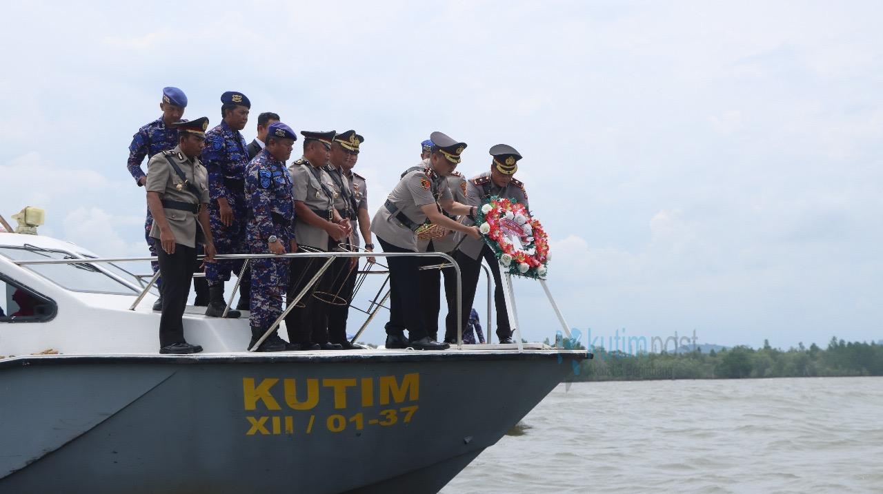 Kapolres Kutim Tabur Bunga Jelang HUT Kemerdekaan RI ke-80