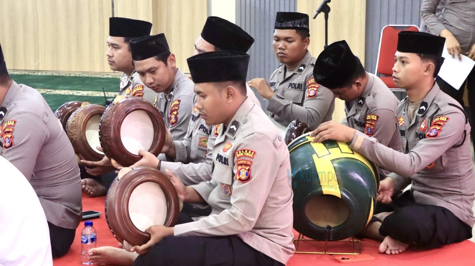 Tampil Perdana, AKBP Fauzan Restui Hadroh Polres Kutim Go Public Tampil Perdana, AKBP Fauzan Restui Hadroh Polres Kutim Go Public