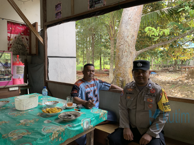 Bhabinkamtibmas Desa Muara Bengkal Ilir Polsek Muara Bengkal Rutin Sambang Masyarakat Binaan Bhabinkamtibmas Desa Muara Bengkal Ilir Polsek Muara Bengkal Rutin Sambang Masyarakat Binaan