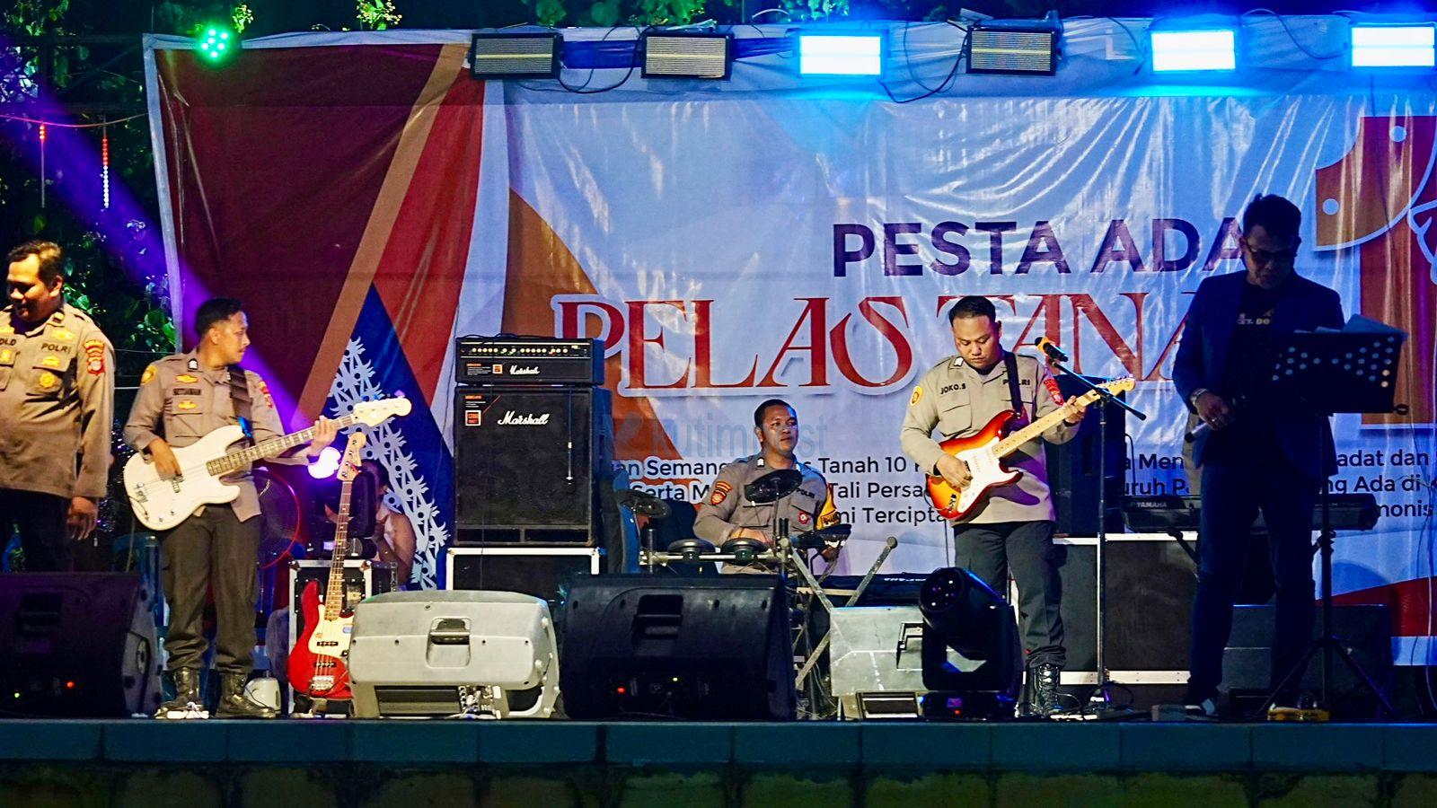 15c041af-4262-4554-908c-a318c1ab76f1