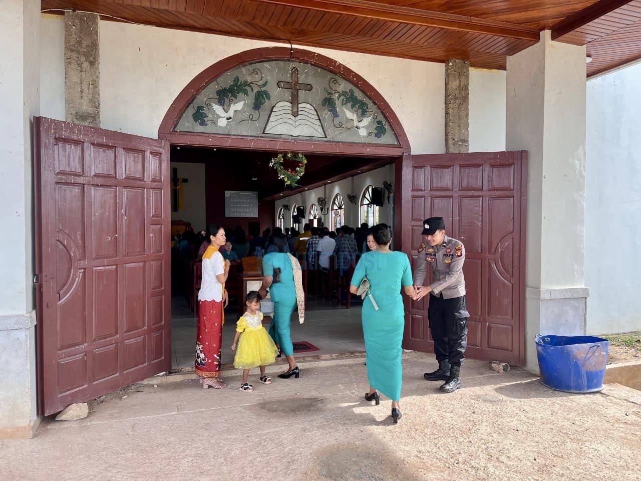 Pastikan Kenyamanan Jemaat, Polsek Bengalon Laksanakan Patroli Gereja Pastikan Kenyamanan Jemaat, Polsek Bengalon Laksanakan Patroli Gereja