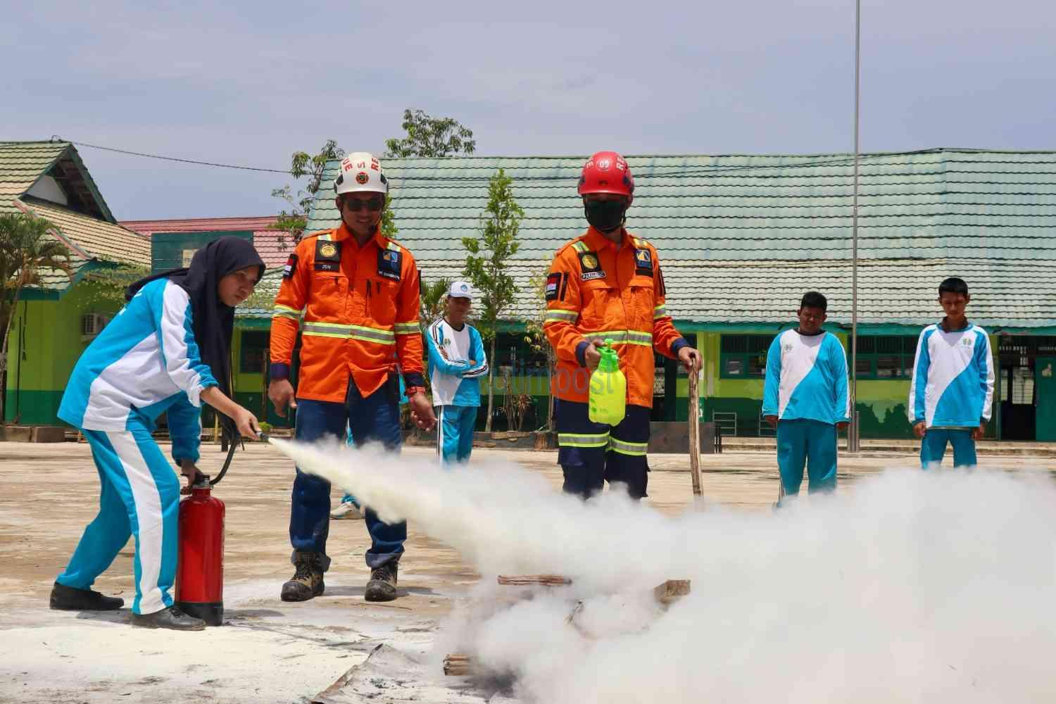 Dari Sekolah ke Dunia Kerja Menanam Budaya K3LH Lewat Program Safe School 1 Dari Sekolah ke Dunia Kerja Menanam Budaya K3LH Lewat Program Safe School 1