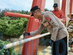 Kapolres Kutim Resmikan Jembatan Merah Putih Kolaborasi PT TNA dan PT KDA di Muara Wahau