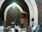 Dai Kamtibmas Ramadan, Sat Binmas Polres Kutim Ajak Jamaah Masjid Al Khautsar Jaga Keamanan