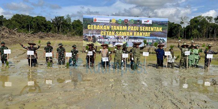 Danbrigif TP 32/Mangkalihat Hadiri Rapat Cetak Sawah, Dukung Swasembada Pangan di Kutim