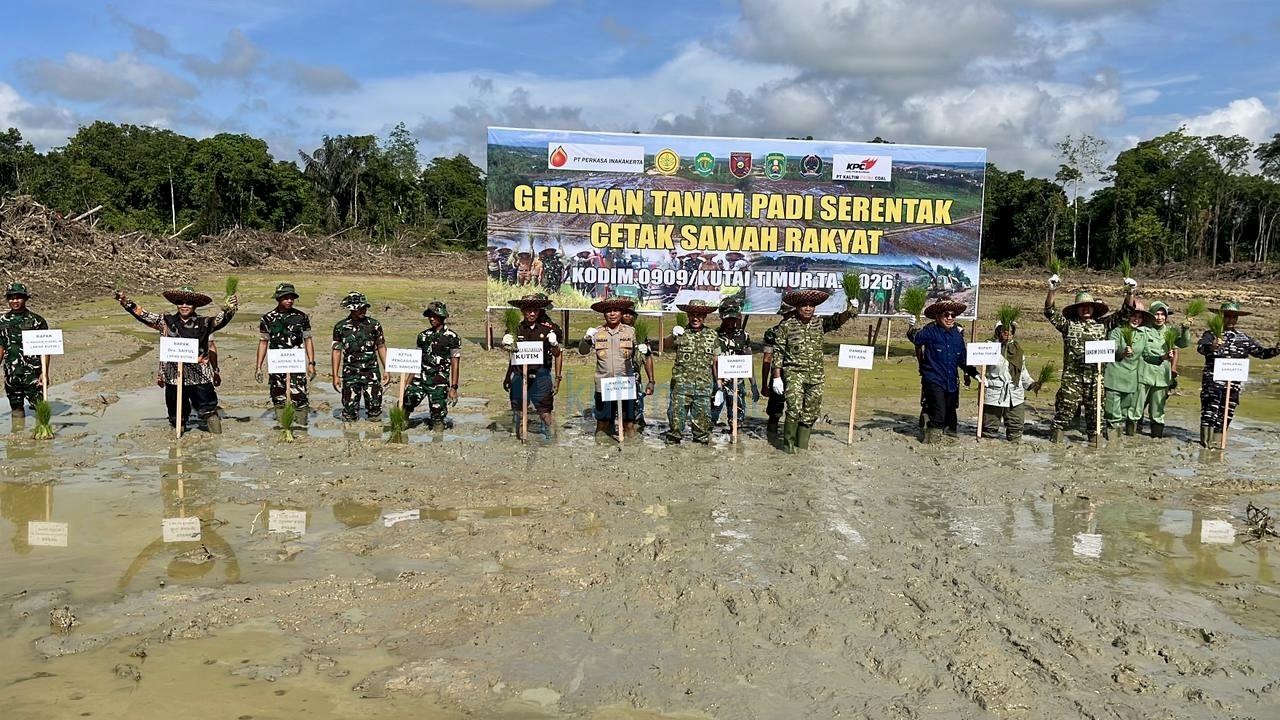 Danbrigif TP 32/Mangkalihat Hadiri Rapat Cetak Sawah, Dukung Swasembada Pangan di Kutim
