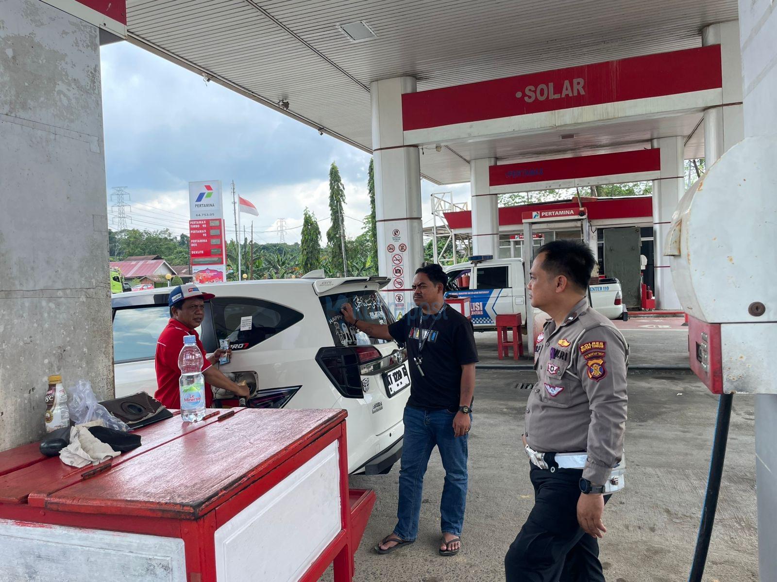 Polsek Teluk Pandan Lakukan Pengecekan SPBU Demi Pastikan Stok BBM Aman dan Distribusi Lancar