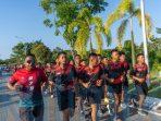 Prajurit Yonif TP 879/Rangkok Cakti Gelar Lari Sore Keliling Kota Sangatta